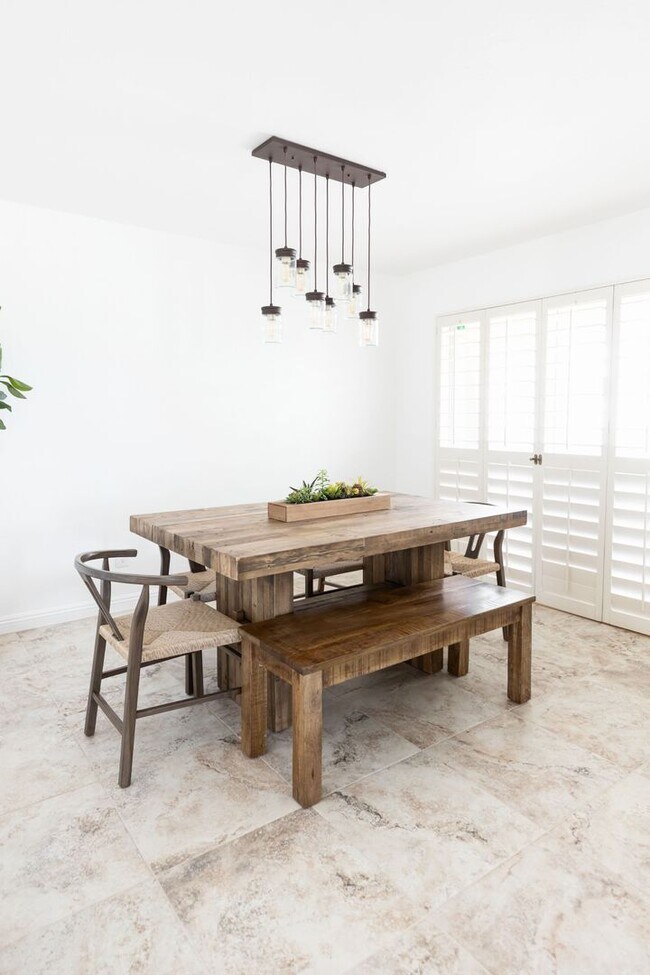 Building Photo - Tempe Beauty! 2199 Sq Ft 4 bedroom 2 bath ...