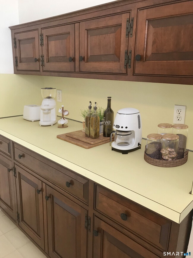 Building Photo - 124 Shippan Ave