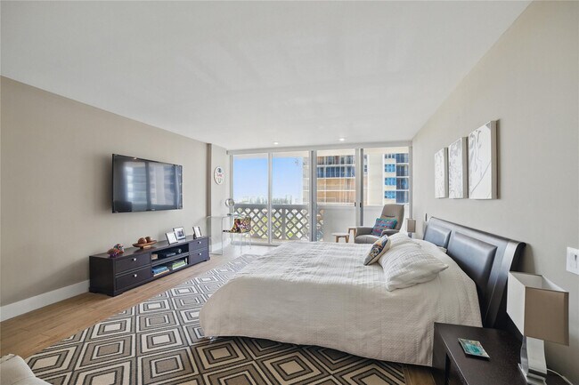 Building Photo - 1200 S Ocean Blvd