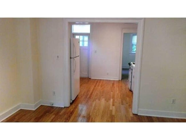 Building Photo - 145 Carpenter Ave