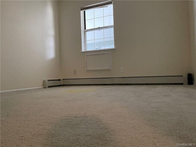 Building Photo - 100 Hillside Dr