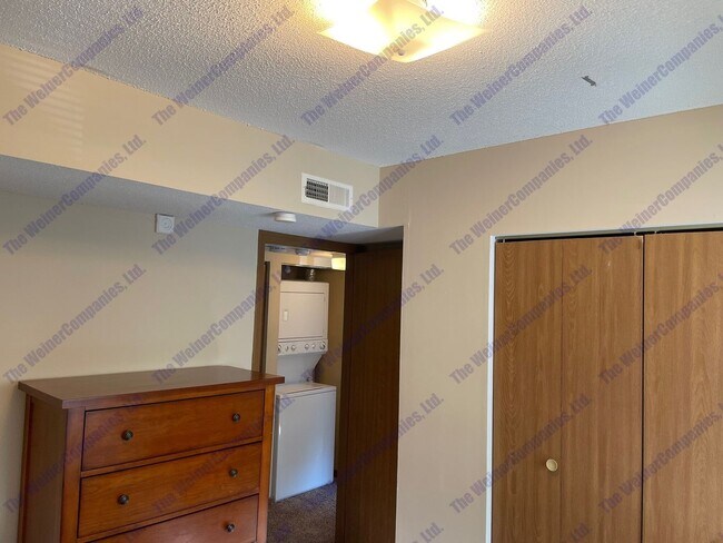 Building Photo - Furnished 4-Bedroom, 2-Bath Condo on Campus
