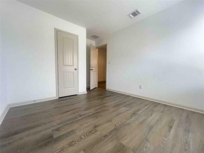 Building Photo - 116 Sweetwater Crk Ln