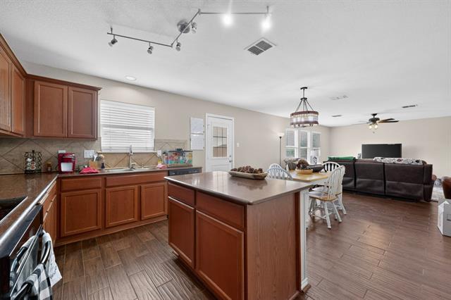 Building Photo - 2435 Castle Pines Dr