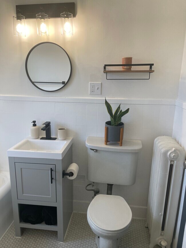 Bathroom - 4724 Lyndale Ave S