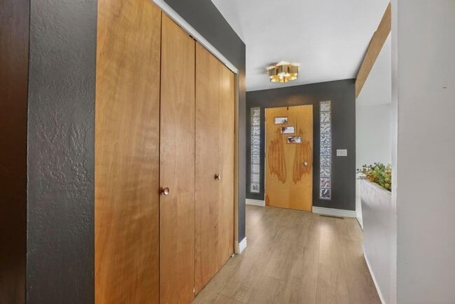 Building Photo - 216 Diana Dr