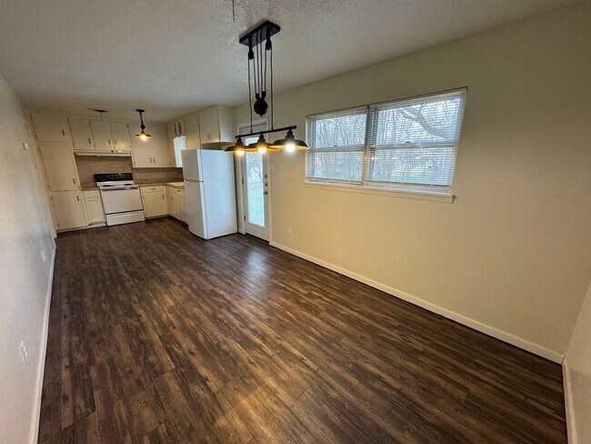 Building Photo - 4-Bedroom Home for Rent in Copperas Cove, TX