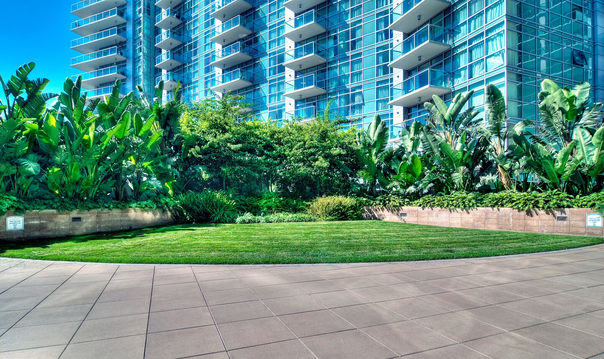 Building Photo - 13650 marina pointe Dr