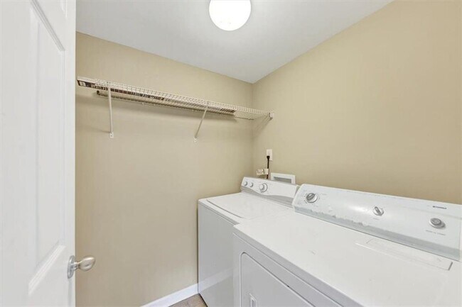 Building Photo - 4701 Flat Shoals Rd
