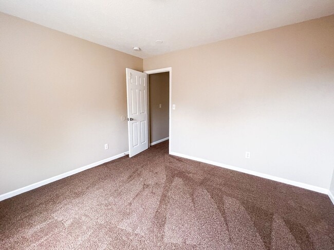Building Photo - 10640 Northern Dancer Dr