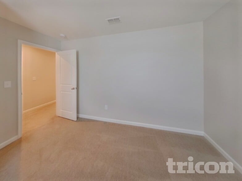 Building Photo - 5772 Camp Ct