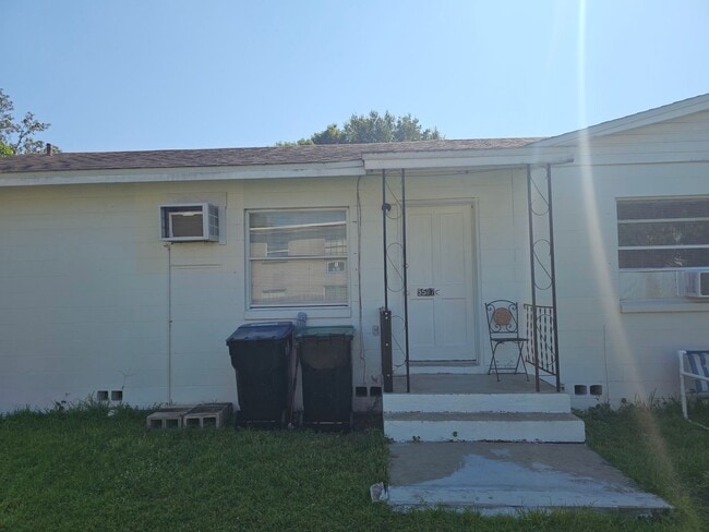 Building Photo - 1 Bed 1 Bath Near Downtown, Baldwin Park &...