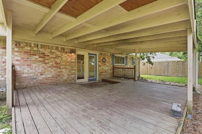 Building Photo - 2115 Oak Shores Dr
