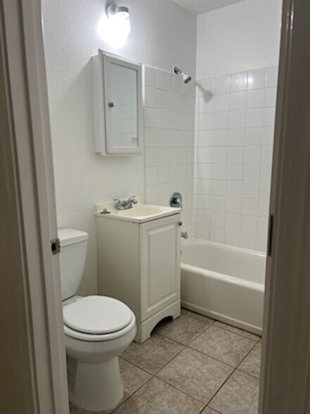 Building Photo - 2601 Columbus St