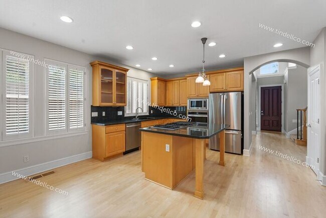 Building Photo - Spacious 3-Bedroom Home with Large Bonus Room & Loft in Bauer Highlands - Landscape Provided!