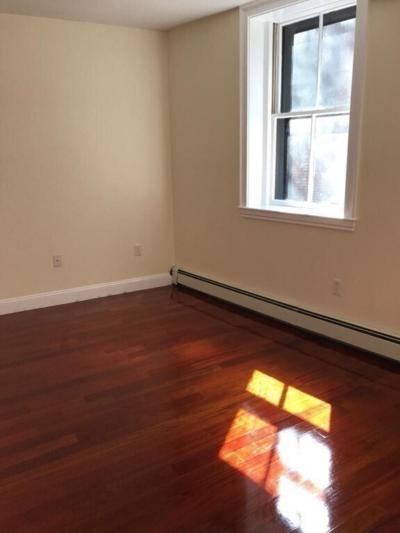 Building Photo - 76 W Cedar St