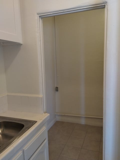 Building Photo - 901 S Kingsley Dr