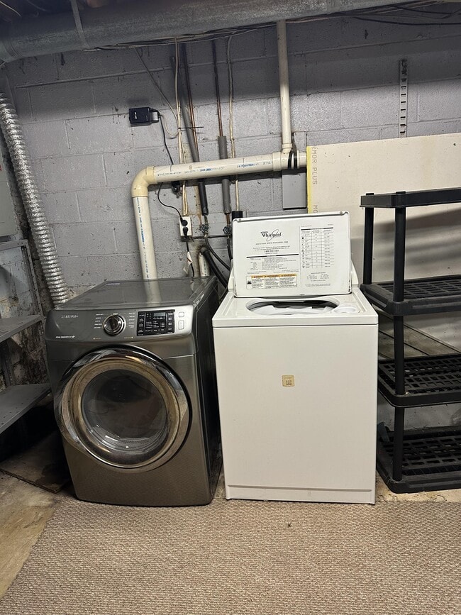 Building Photo - 18 Cedar Creek Ct