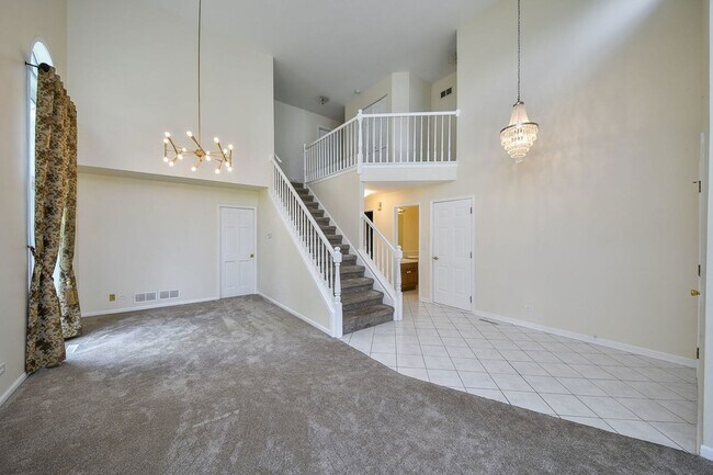 Building Photo - 339 Windsor Dr