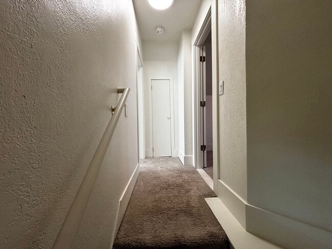 Building Photo - Charming duplex-style house in the heart of Green Lake and Tangletown