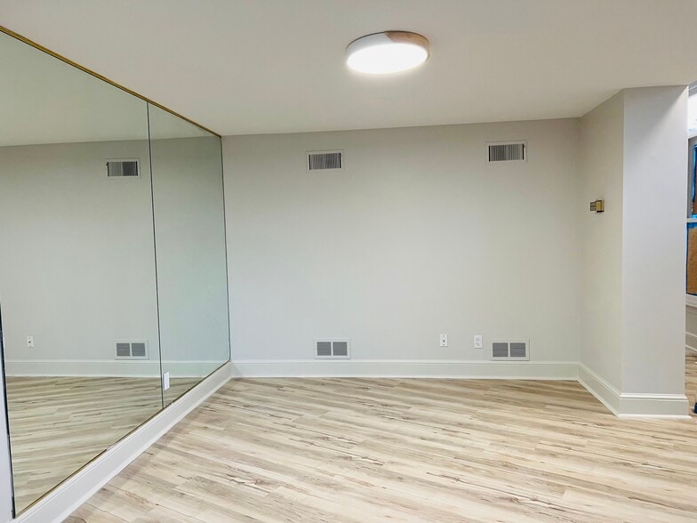 Building Photo - 456 Bingaman St