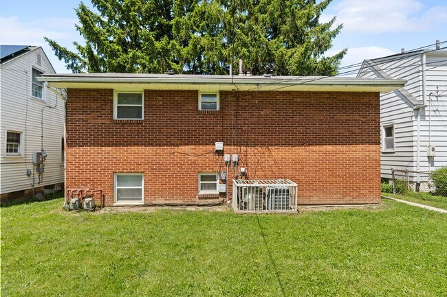 Building Photo - 1549 Oakland Park Ave