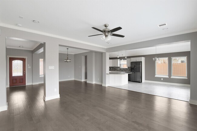 Building Photo - 315 Tilden Dr