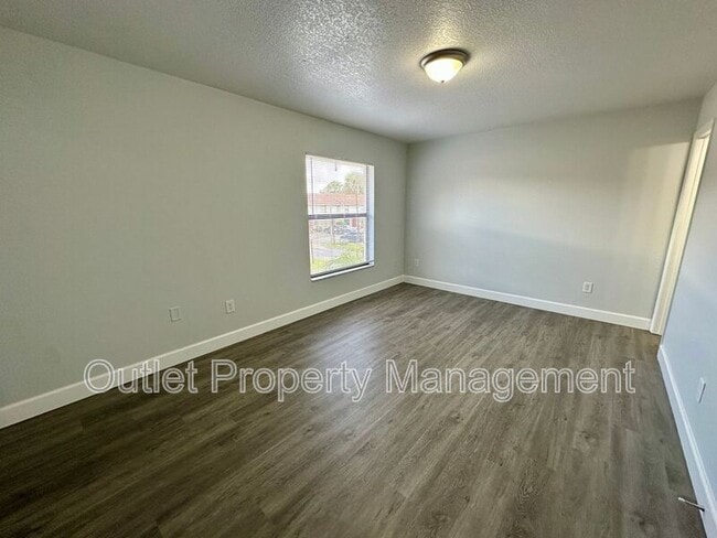 Building Photo - 6291 Arlington Ct