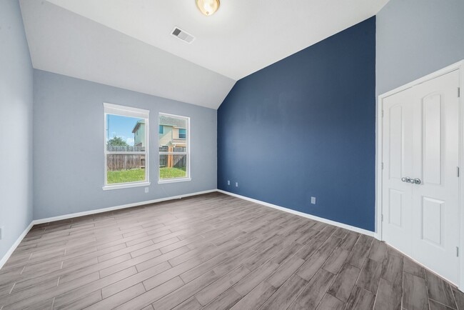 Building Photo - 20214 Weeping Pine Way