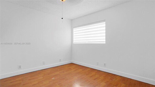 Building Photo - 6460 NW 170th Terrace