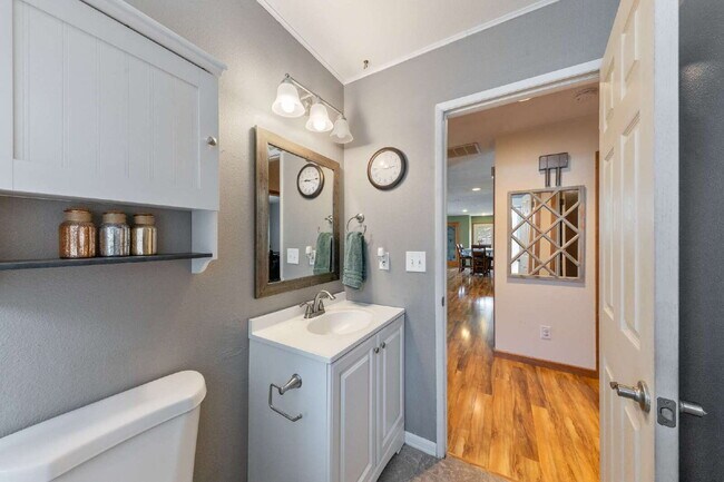 Building Photo - Charming 3-Bedroom Home with 2 Full Baths ...