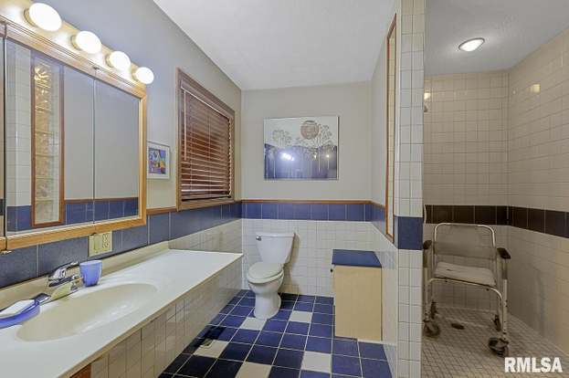 Building Photo - 2605 Montega Dr