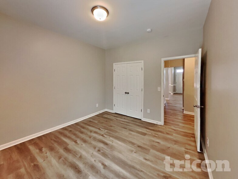Building Photo - 1582 Weatherend Dr