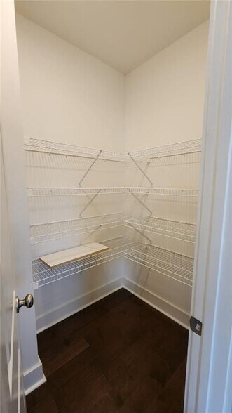 Building Photo - 300 Auburn Valley Wy