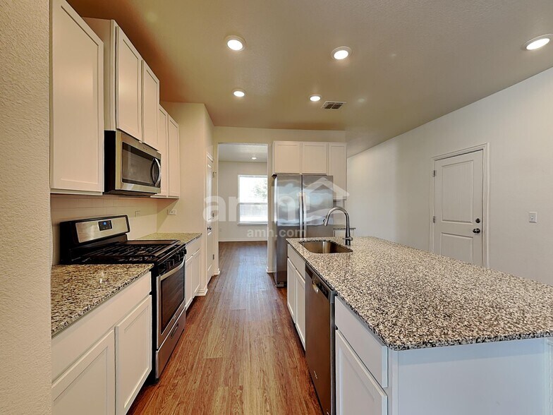 Building Photo - 2722 Wolfcreek