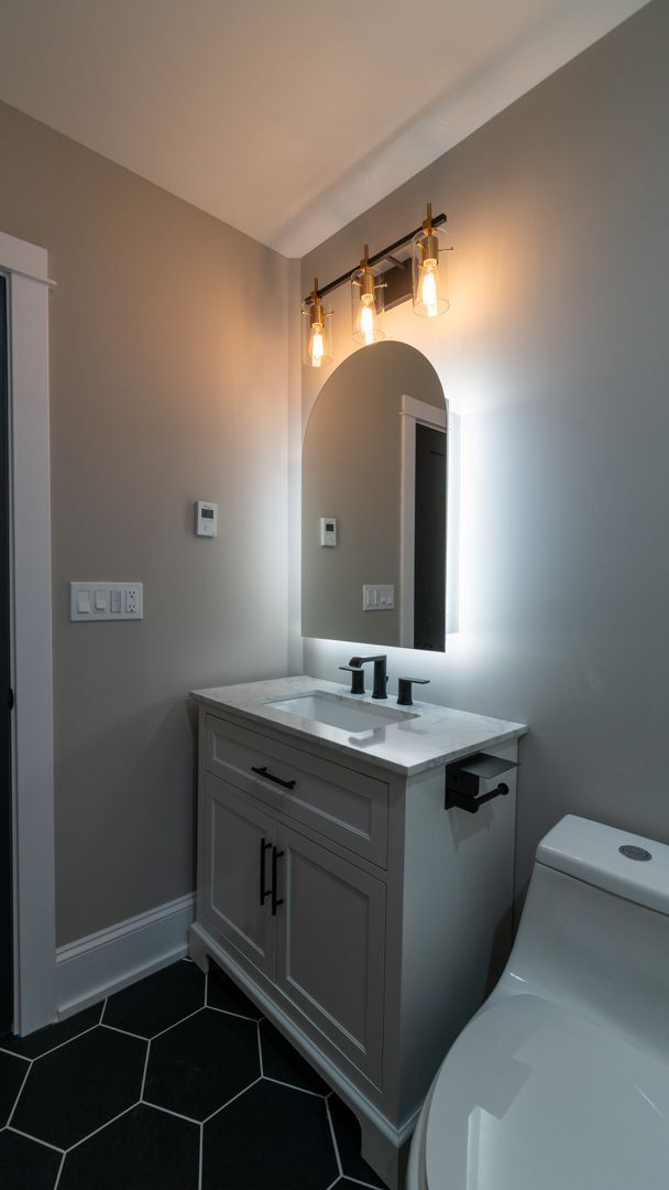 Building Photo - Contemporary 2-Bed, 2-Bath Garden Apartmen...