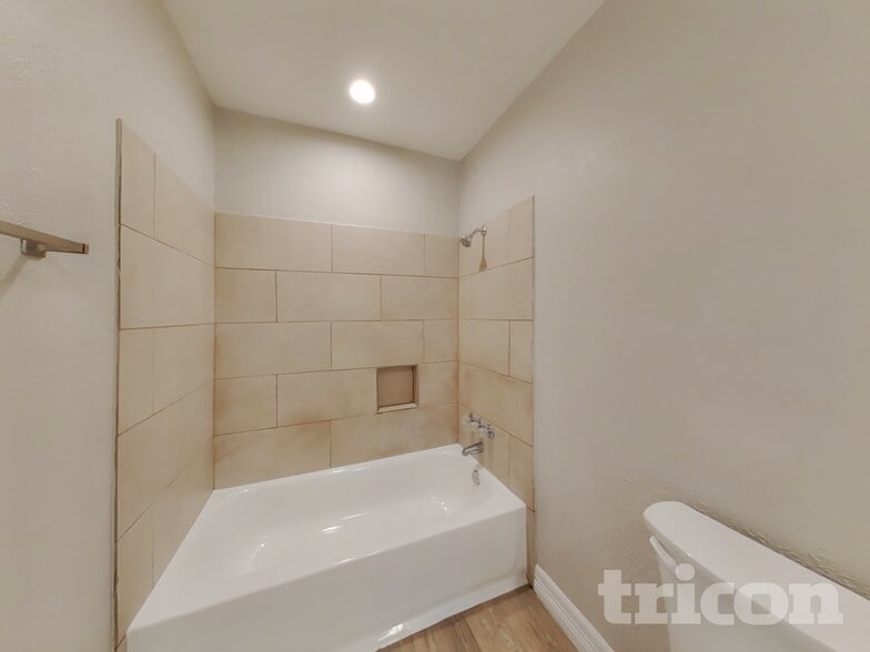 Building Photo - 6127 Larchbrook Dr