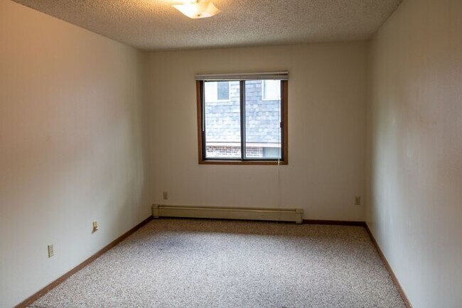 Building Photo - $1,195 | 2 Bedroom, 1 Bathroom Condo | Cat...