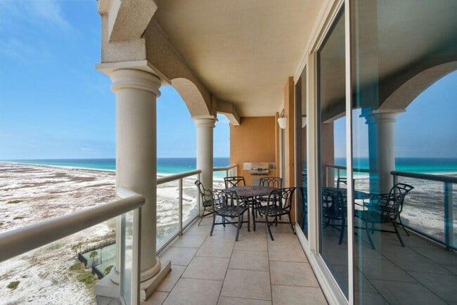 Building Photo - 2 Portofino Dr