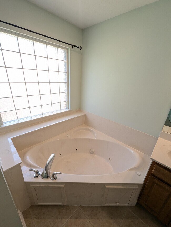 Building Photo - 462 Sandmore Shores Dr