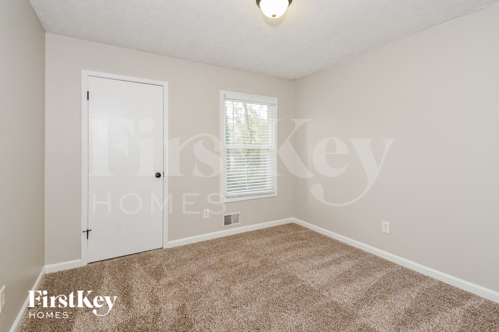 Building Photo - 2750 Bankstone Dr SW