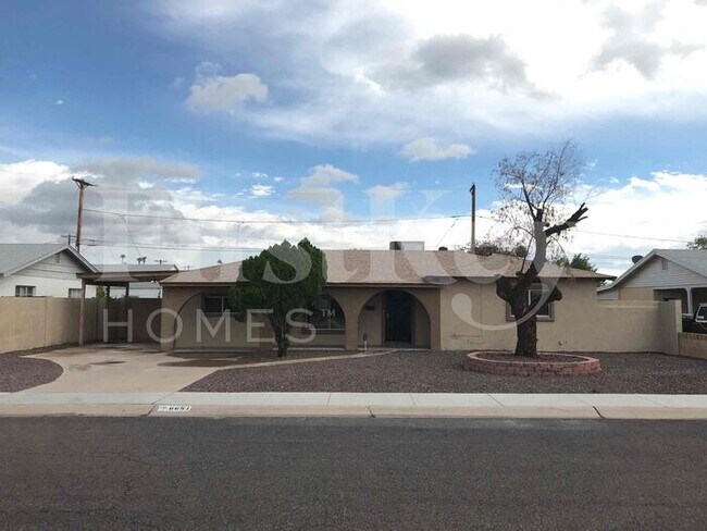 Primary Photo - 6651 N 20th Ave