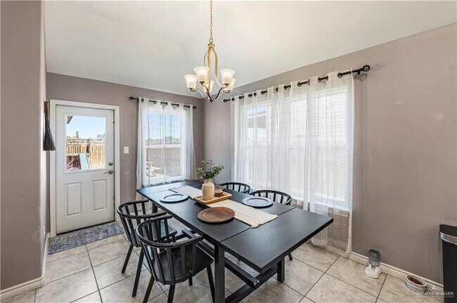 Building Photo - 19 Grand Canyon St