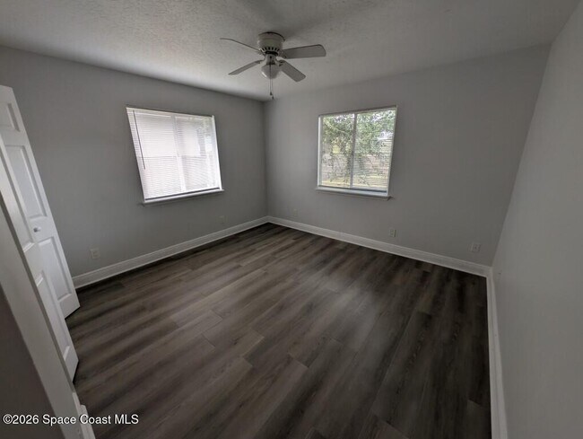 Building Photo - 5110 Mayflower St