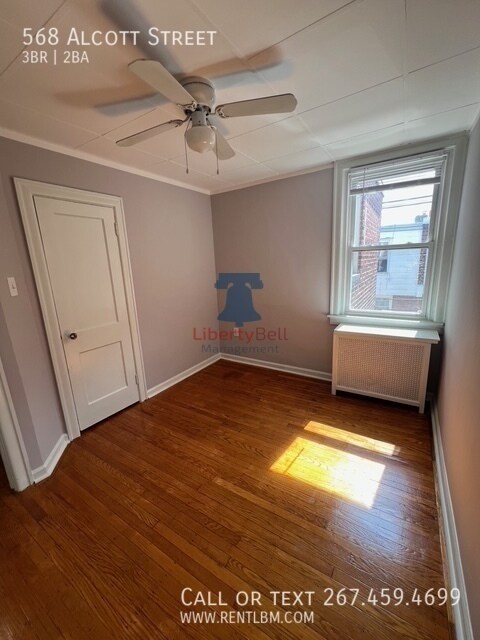 Building Photo - 568 Alcott St