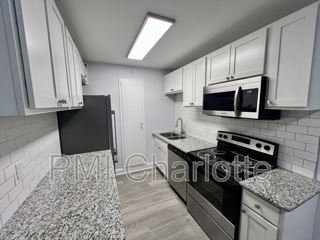 Building Photo - 831 McAlway Rd