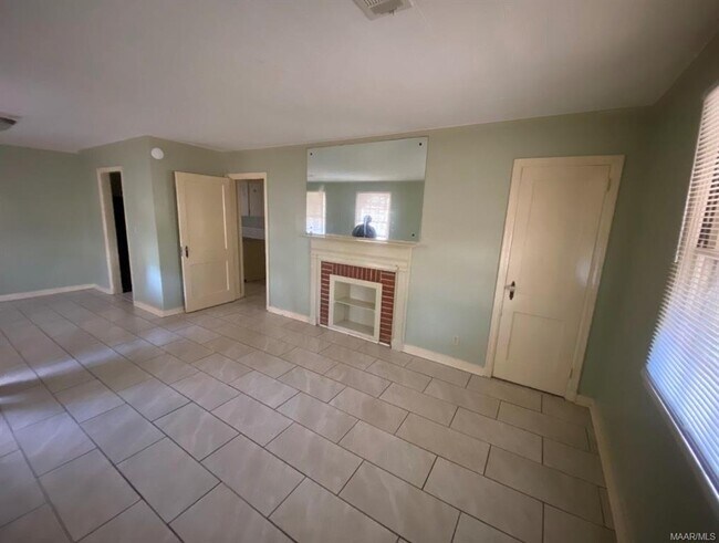 Building Photo - 508 Glenmore Rd