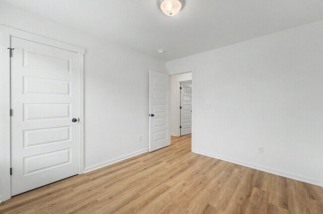 Building Photo - 3 Bed, 2 Bath Home in Nixa!!
