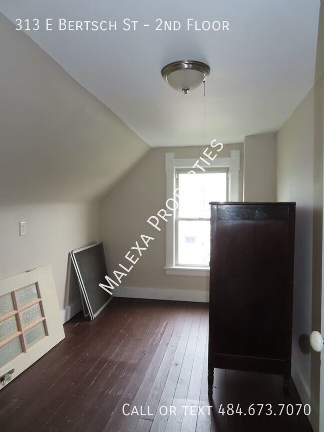 Building Photo - 313 E Bertsch St