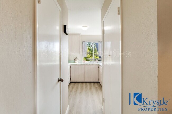 Building Photo - 138 Warwick Dr